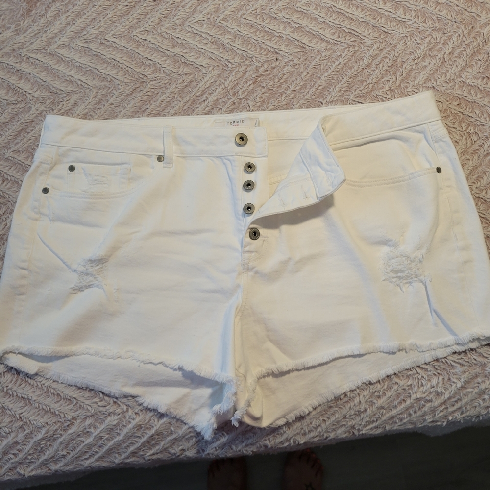 Torrid Size 24 White Denim Short